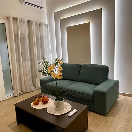 Emerald Luxury Apartments - Ath Airport Spáta エクステリア 写真
