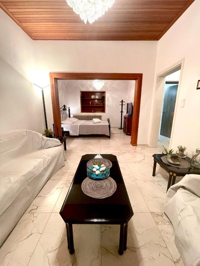 Emerald Luxury Apartments - Ath Airport Spáta エクステリア 写真