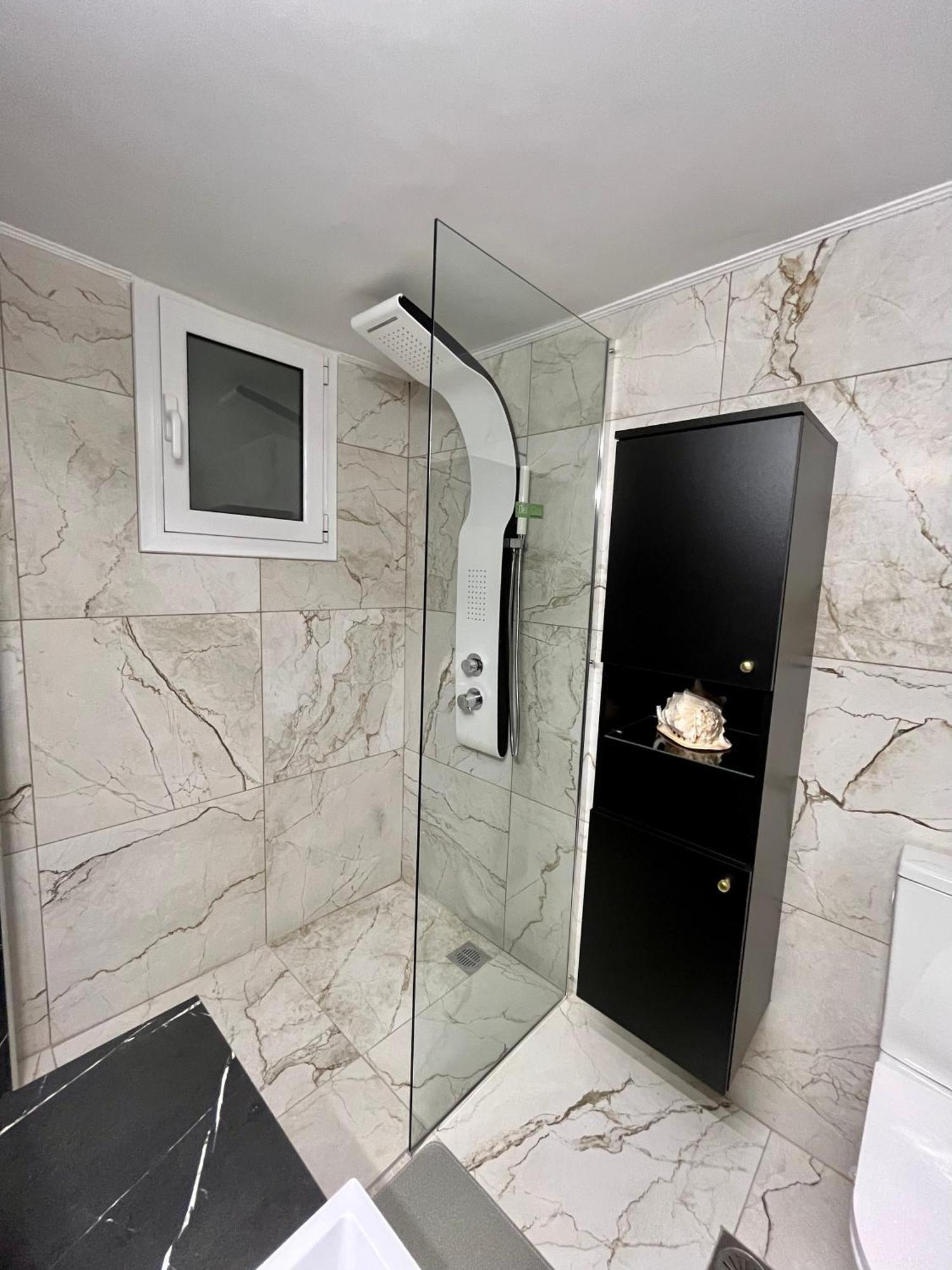 Emerald Luxury Apartments - Ath Airport Spáta エクステリア 写真