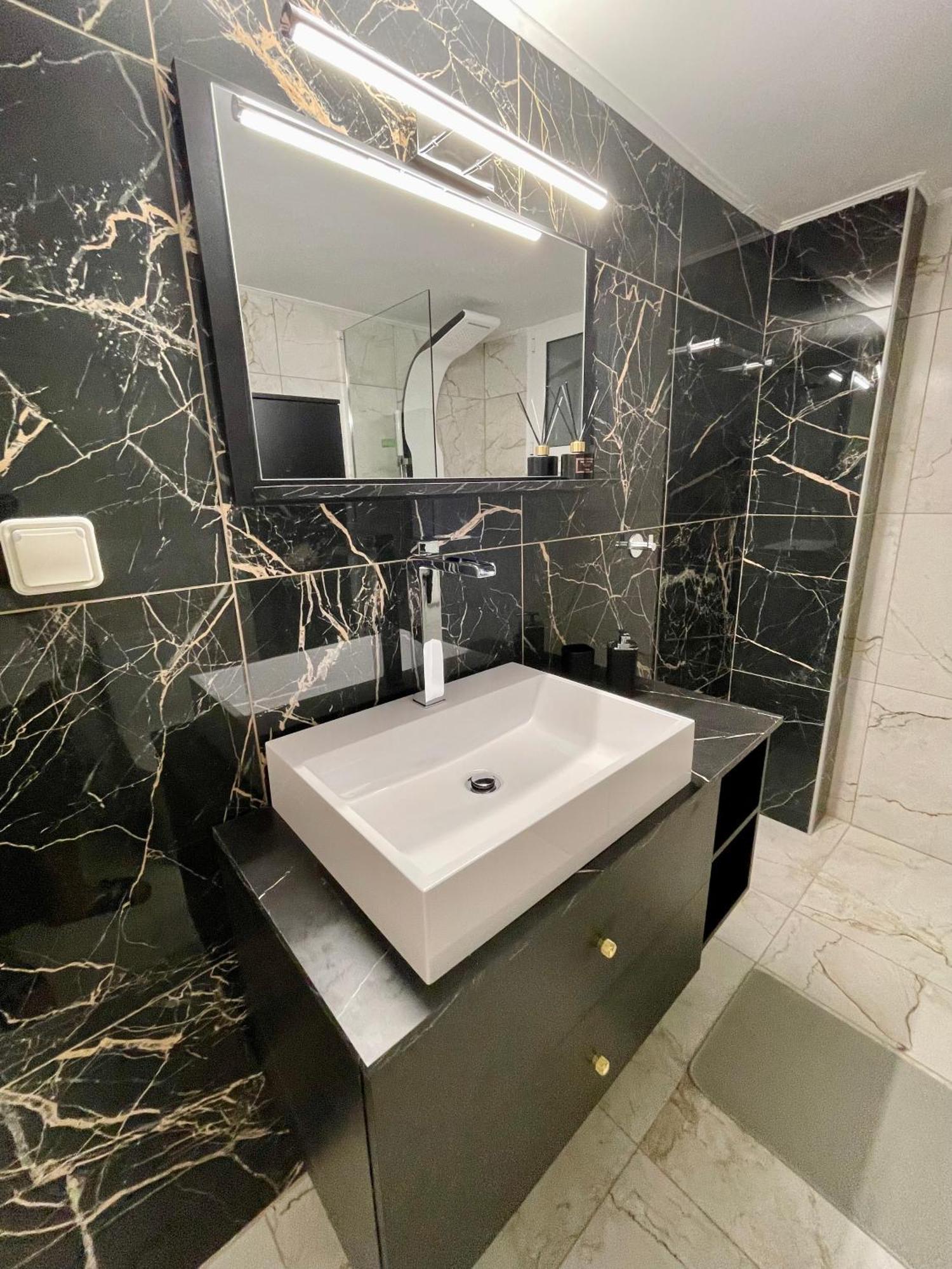 Emerald Luxury Apartments - Ath Airport Spáta エクステリア 写真